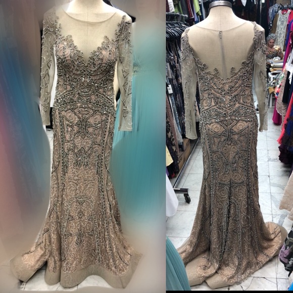 Dresses & Skirts - 🚨🚨ATTN MOB/MOG🚨🚨Long sleeve Embellished Gown